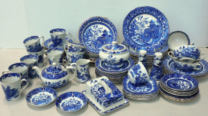 Lot 173 - Large Group Vintage Burleigh Ware Willow pattern inc Part Dinner Set -