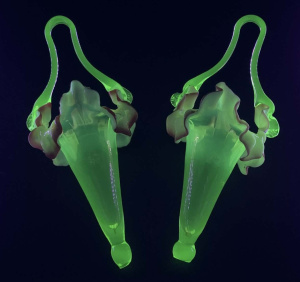 Lot 207 - Pair Victorian Uranium Glass Epergne Hanging baskets - Light Citrine b