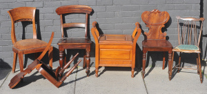 Lot 002 - Group lot - Vintage Chairs + Light stained Oak Edwardian Commode - Pai