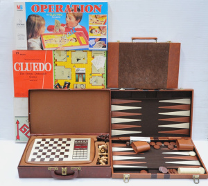 Lot 016 - Group of retro games inc cased Future Tronics Chess Challenger 10, 2 x