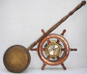 Lot 018 - 2 x pieces - Old Brass Bed Warmer w long turned handle + Novelty woode