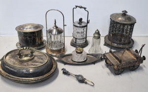 Lot 052 - Group lot vintage EPNS inc 2 x EPNS mounted Glass Pickles jars, Inkwel