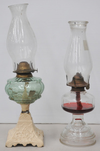Lot 115 - 2 x Victorian oil lamps, one w intaglio patterned glass base, other w