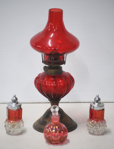 Lot 130 - Group lot - Ruby & Red Coloured Glass - Lithgow Oil Lamp w Raised