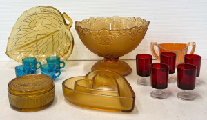 Lot 142 - Grp vintage coloured glass incl Amber fruit stand, serving dish, lidde