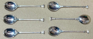 Lot 176 - Set 6 x 1925 Sterling silver Quaker Seal end teaspoons, hmarked Bham 1