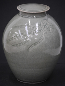 Lot 196 - Large signed Pam Sumpter Australian Studio Pottery lidded jar w flower