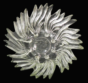 Lot 206 - Vintage Swarovski Crystal Bowl - Swan to centre w Spikey Sunburst des