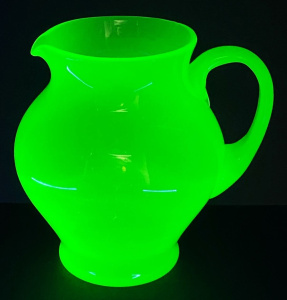 Lot 214 - Vintage 1930s French Uranium Opaline Jadeite Jug Hand Blown 19cm H - I