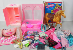 Lot 021 - Group lot vintage Mattel Barbie 1970s Accessories & Clothing inc C