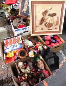 Lot 031 - 5 x Mixed boxes plus inc Wayang puppets, Linen tea towels, Asian Figur