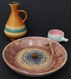 Lot 124 - 3 pieces of vintage pottery inc Vintage AF Remued Dish w Applied Branc