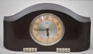 Lot 199 - 1930s Art Deco French Scout Bakelite mantle clock 14cm H (chip to back