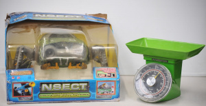 Large boxed Modern Kids Toy - NSECT - Remote Control Robotic Attack Creature - m