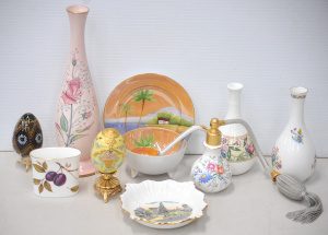 Lot 085 - Group lot vintage ceramics inc Oink Carlton Ware Rose Bud Vase 25cm, W