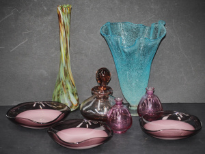 Lot 087 - Group lot vintage coloured Art glass inc Blue Textured glass vase with