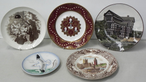 Lot 161 - Group lot - Vintage China Cabinet Plates - R Doulton 'Tudor Mansion',