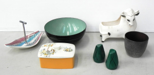 Lot 162 - Retro group inc Beswick butter dish, Holt Howard bull planter (hairlin