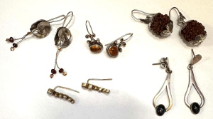 Lot 169 - 5 pr Silver earrings incl Mexico drop with black stones, Lior, amber a