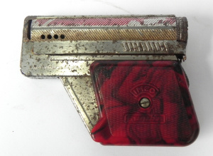 Lot 170 - Vintage Imco Gunlite novelty pistol cigarette lighter in working order