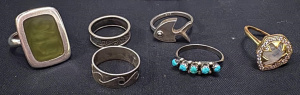 Lot 171 - 6 x Silver rings incl Modernist Nephrite and fish, turquoise, gplated