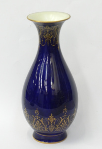 Lot 216 - Vintage c1880- 1900 French Serves Porcelain Vase - Trad shape w Cobalt