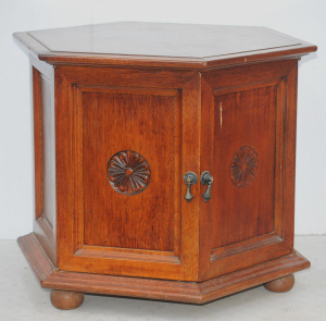 Lot 002 - Hexagonal Oak Pedestal Cabinet w Carved Tudor Roses - Approx 50cm H