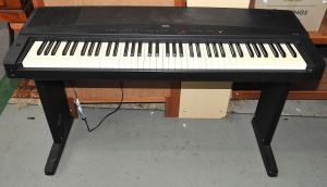 Lot 011 - Vintage Yamaha YPP-55 78 Note Digital Piano w Stand & Power Cable