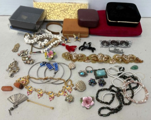Lot 036 - Box lot vintage costume jewellery, boxes incl 60s earrings, beaded tri
