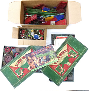 Lot 062 - Large group lot of Vintage Kids Construction Sets inc, Meccano and 2 x