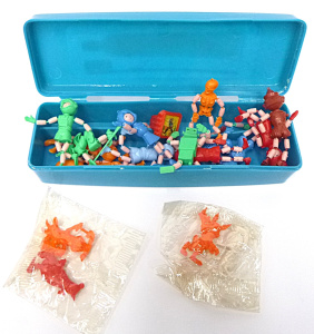 Lot 166 - Group lot - Vintage R&L plastic Cereal Toys - heaps Puppet People