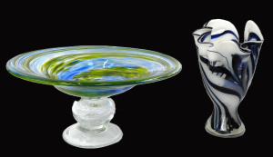 Lot 173 - 2 pieces of Art Glass inc pedestal bowl w green and blue swirl (31cm W