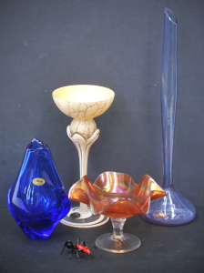 Lot 177 - 4 pces Coloured glass inc Art Glass - Jozefina Krosno Candle holder 25