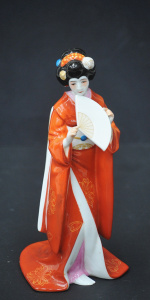 Lot 199 - Vintage Noritake Japanese porcelain figure of a Geisha - marked to bas