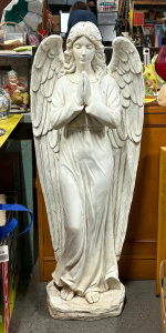 Lot 007 - Large plaster praying angel garden statue - 120cm H