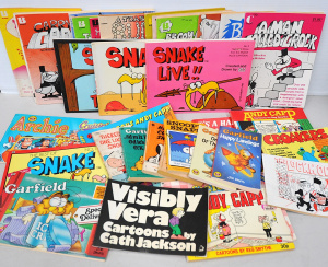 Lot 069 - Large lot of vintage comic strip books inc Garfield, Snoopy, Charlie B