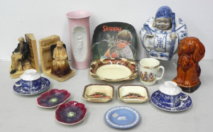 Lot 080 - Group of vintage ceramics inc Bossons plasterware bookends, Wedgwood J