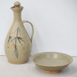Lot 207 - 2 pces Harold Hughan (1893-1987) Australian Pottery Decanter 30cm H &a