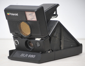 Vintage Poloroid SLR 680 Folding Instant Camera w Built-In Flash - Uses 600 Inst