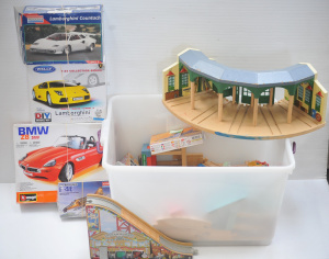 Lot 047 - Mixed Group lot inc 5 x Boxed Model Kits - Various scales - 2 x Lambo