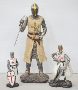 Lot 136 - 3 x Medieval Knight figurines - Tallest 40cms H