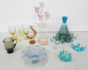 Lot 184 - Group lot vintage coloured glass inc Pink & Clear 6 arm Branch Can