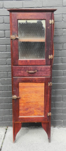 Lot 002 - Depression-era narrow 2 door, 1 drawer meat safe w textured glass uppe
