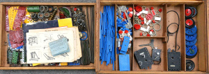 Lot 069 - Group lot Vintage Meccano & Lego Technics inc Meccano Clockwork Mo
