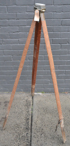 Lot 074 - 1943 WW2 military theodolite scope tripod w solid hardwood legs - 151c