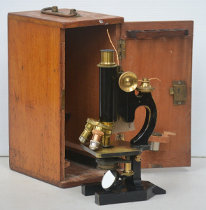 Lot 008 - c1910 boxed R & J Beck Ltd bass microscope (London) - box 34cm H