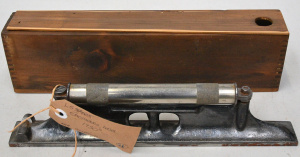 Lot 123 - 1930s boxed LS Starrett 12 engineers machinist level (USA) - box 33cm