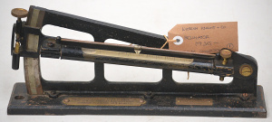 Lot 169 - 1935 Warren-Knight Co cast iron and brass precision block level (USA)