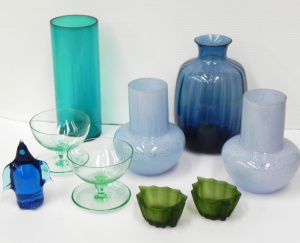 Lot 154 - Group lot - Vintage & Modern Art & other Glass - Aqua Cylinder