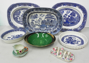 Lot 092 - Group lot vintage English china inc Carlton Ware Vert Royale Bowl with